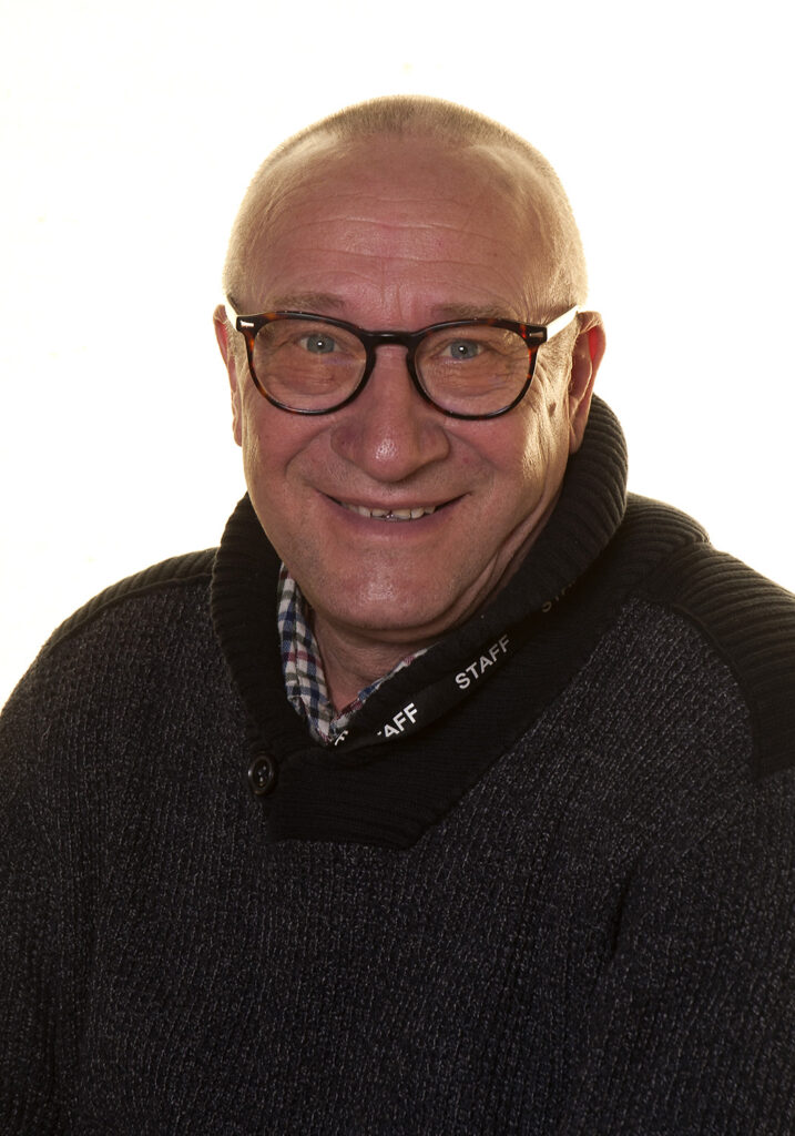 Mr D Dickenson